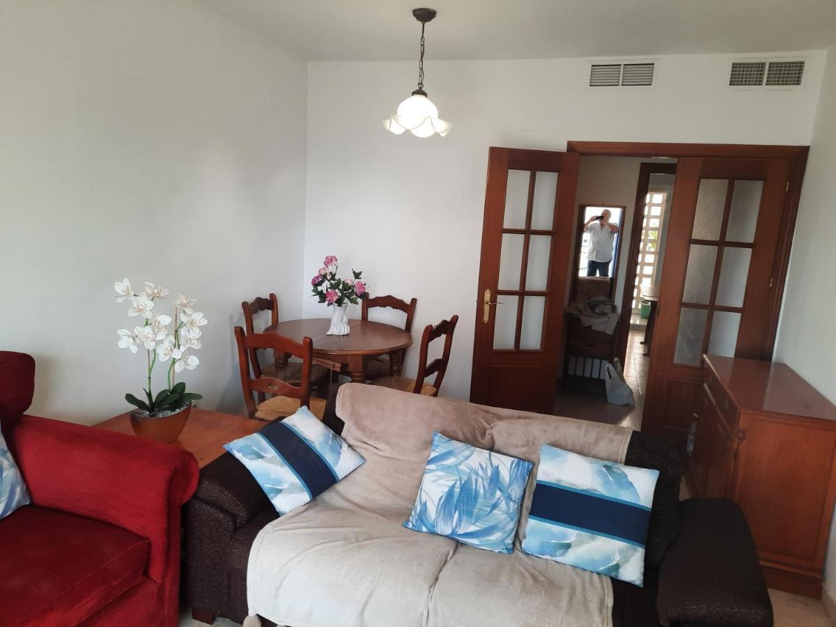 Central 2-Bed Apartment In Estepona Port Bagian luar foto