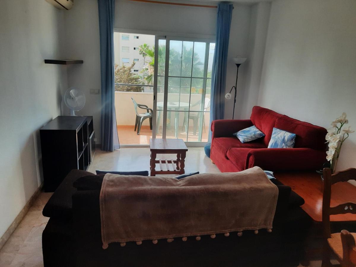 Central 2-Bed Apartment In Estepona Port Bagian luar foto