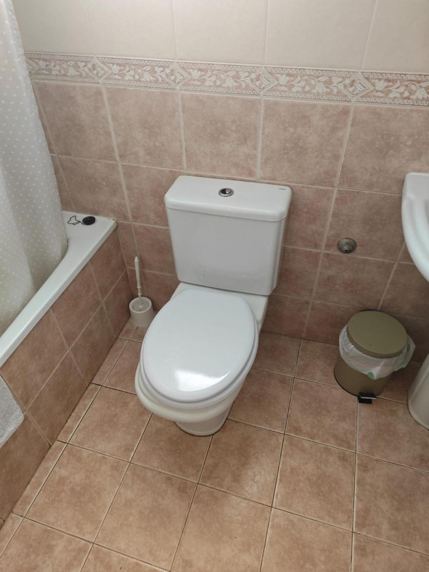 Central 2-Bed Apartment In Estepona Port Bagian luar foto